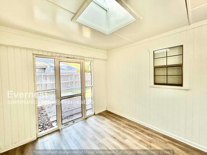 Building Photo - 1408 Sunny Glen St