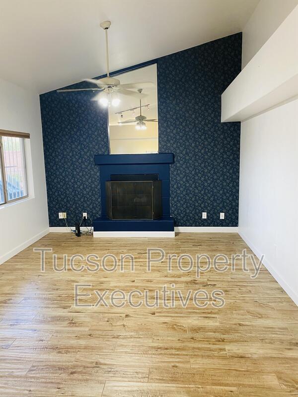 Building Photo - 9599 N Crestone Dr