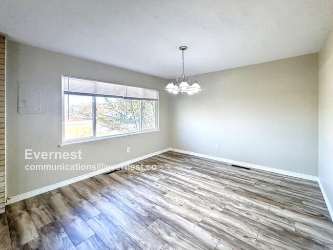 Building Photo - 2507 Flintridge Dr