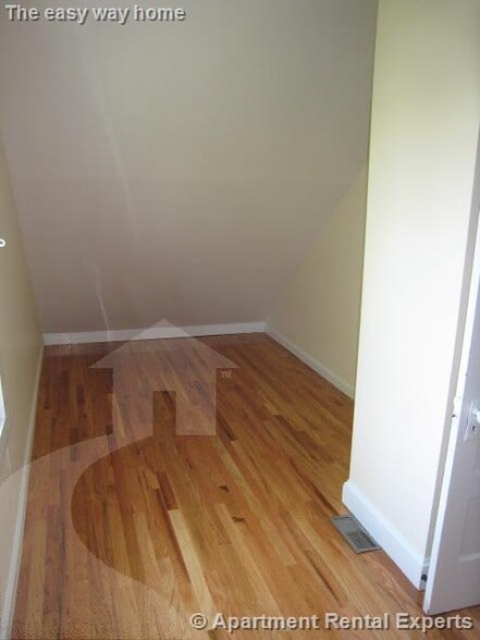 Building Photo - 79 Capen St