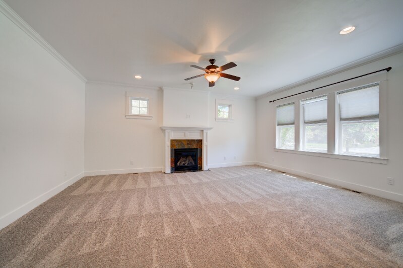 Building Photo - 3167 Spring Ridge Dr