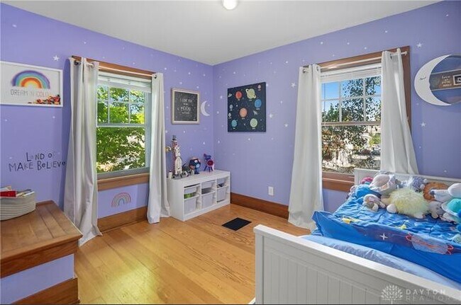 Building Photo - 518 Irving Ave