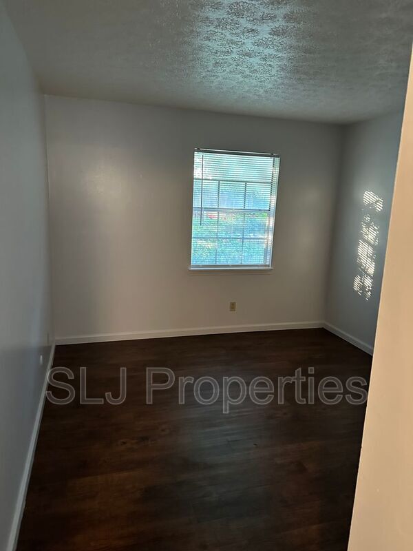 Building Photo - 428 Locust St