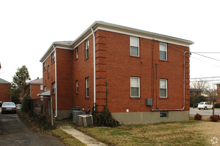 Building Photo - 3815 Nanz Ave