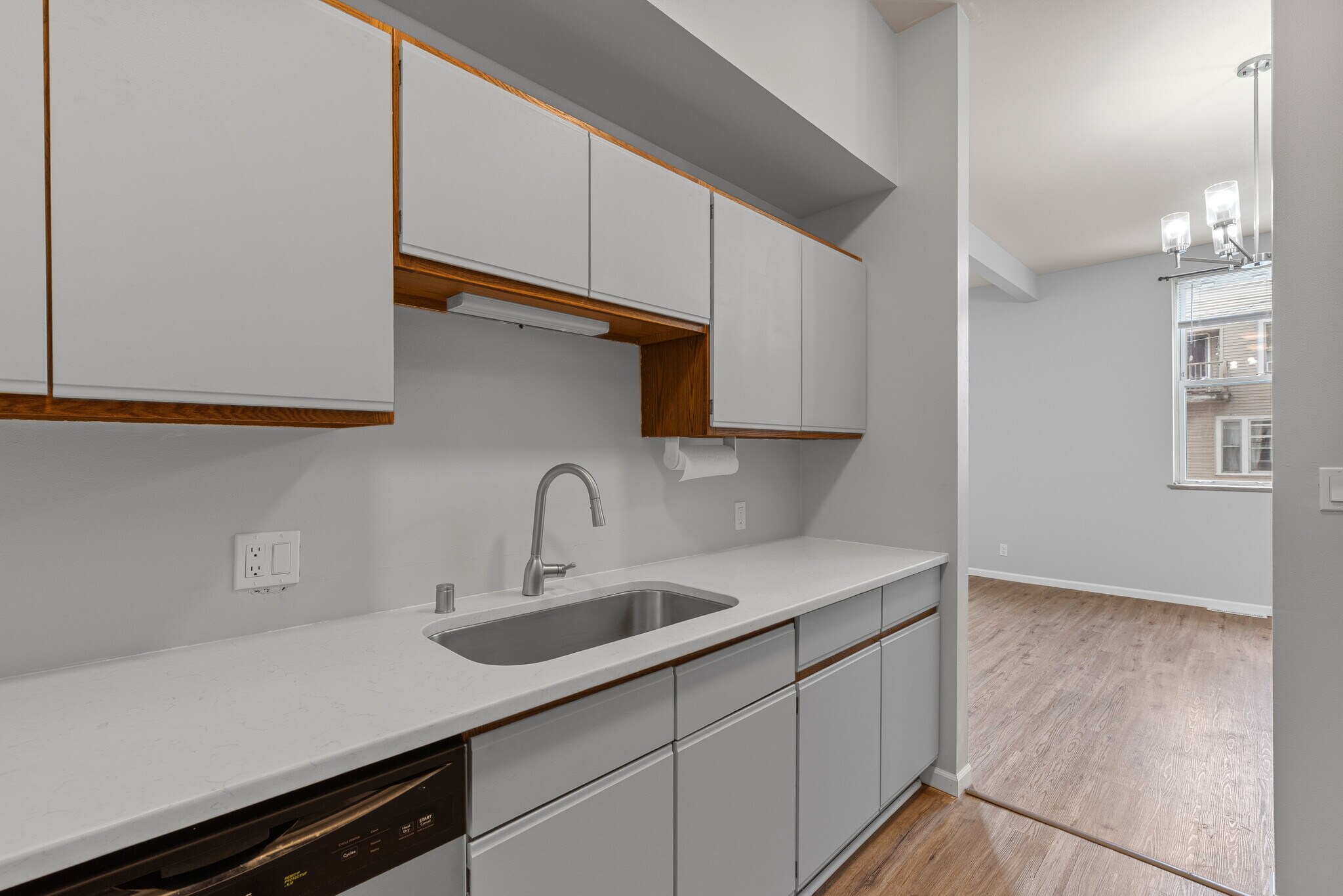 Building Photo - 1740 N Arlington Pl
