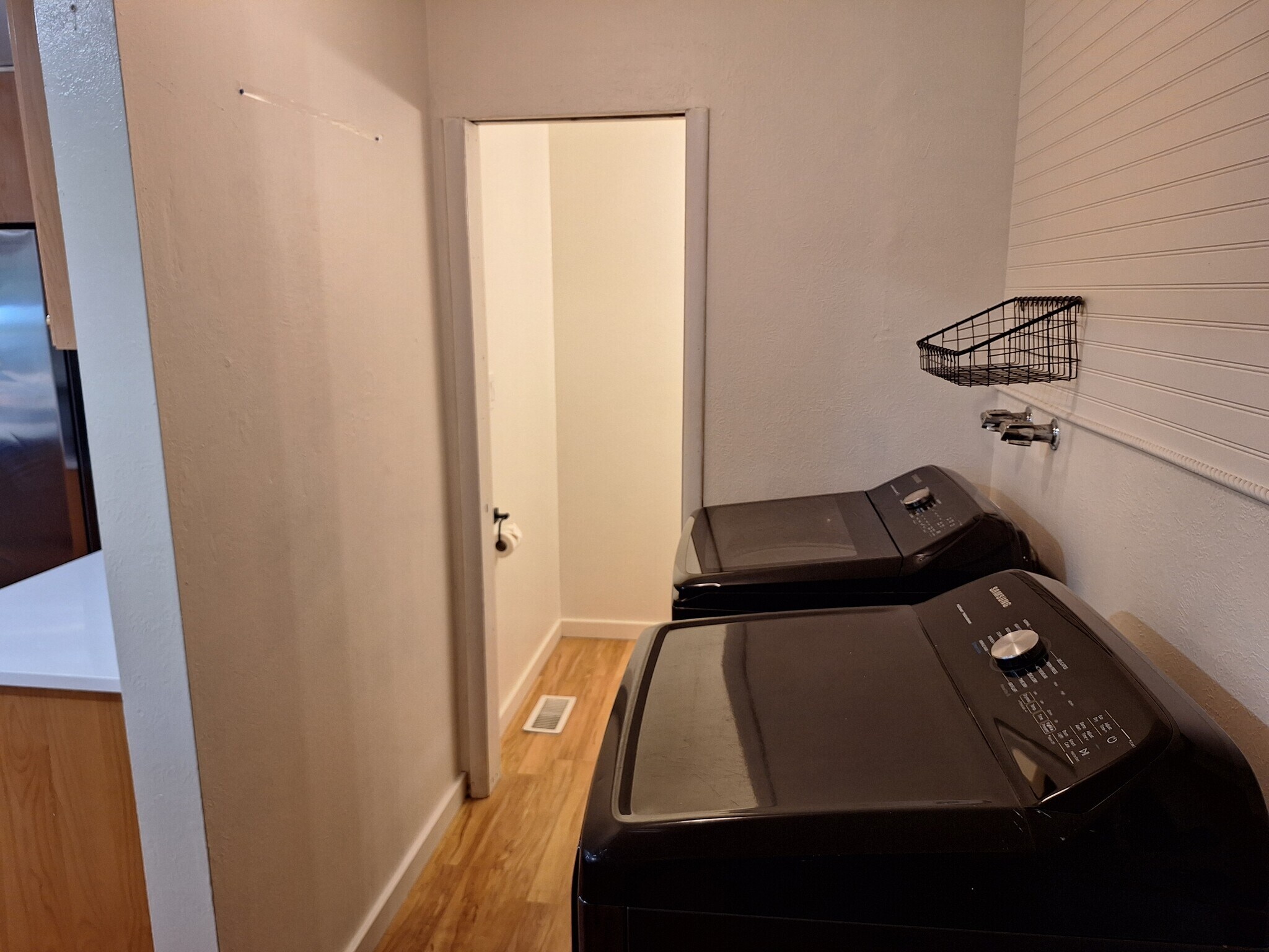 Building Photo - 2437 N Curtis Rd