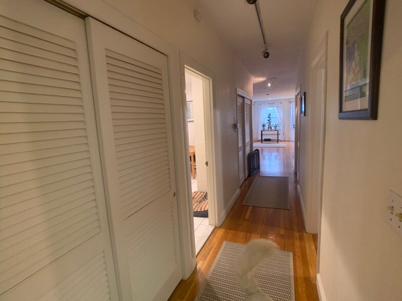 Building Photo - 20 Dean Rd