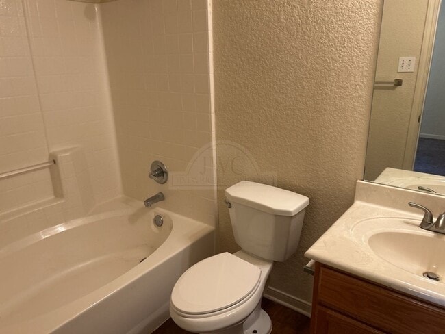 Building Photo - 1600 Dugger Cir