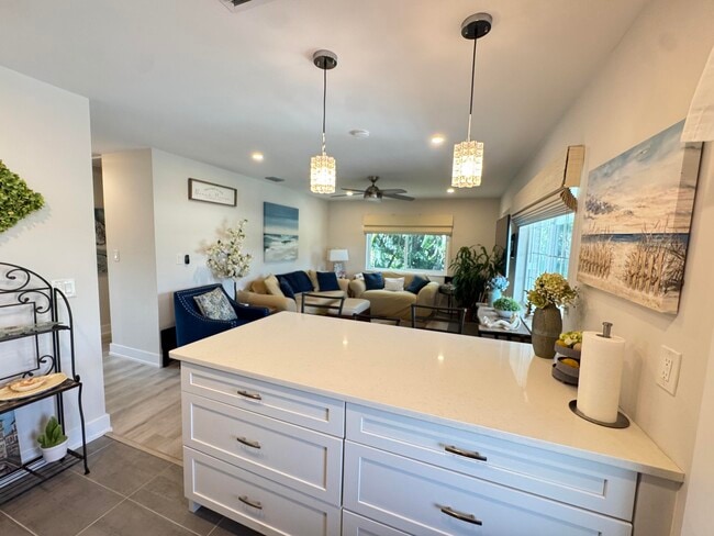 Building Photo - 5505 N Ocean Blvd