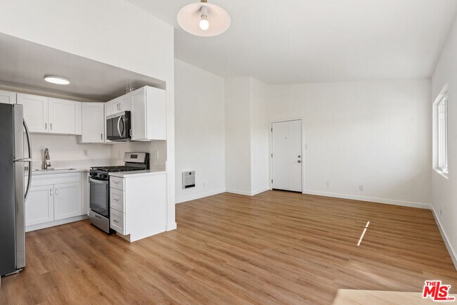 Building Photo - 836 Ashland Ave