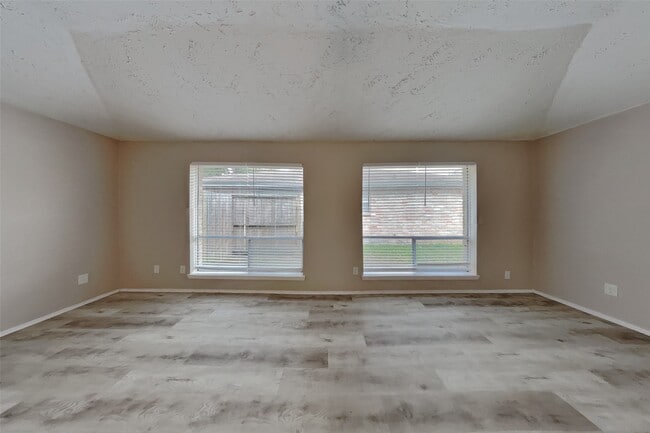 Building Photo - 7307 Daylight Ln