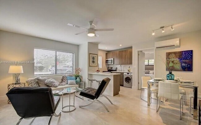 Building Photo - 1273 NE 38th St