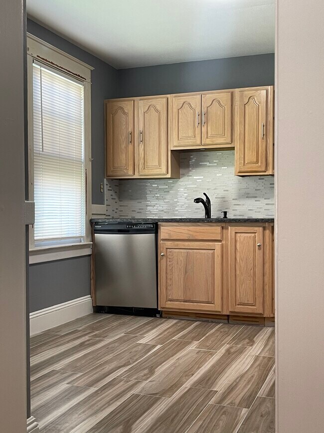 Building Photo - 19 Burgoyne St