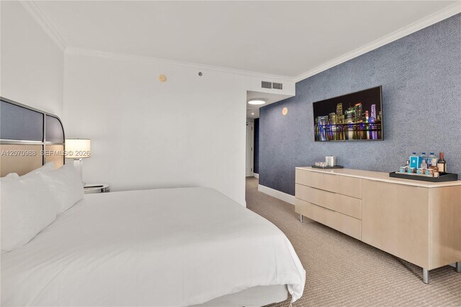 Building Photo - 4401 Collins Ave