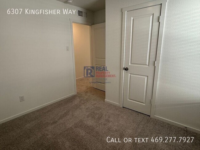 Building Photo - 6307 Kingfisher Wy