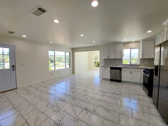 Building Photo - 1763 Jamacha Rd