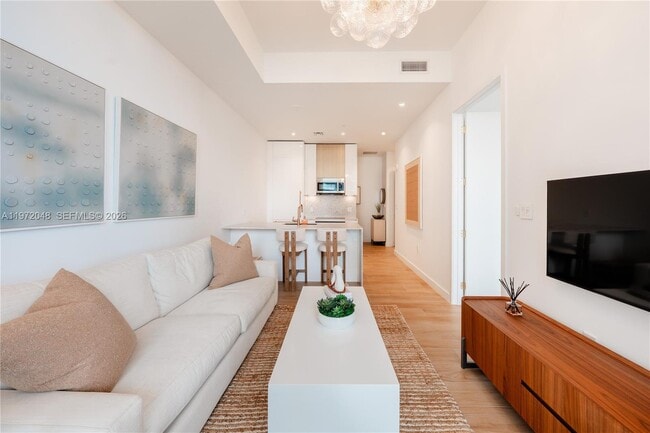 Building Photo - 2655 S Bayshore Dr