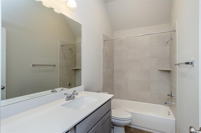 Building Photo - 1639 Rosedale Dr