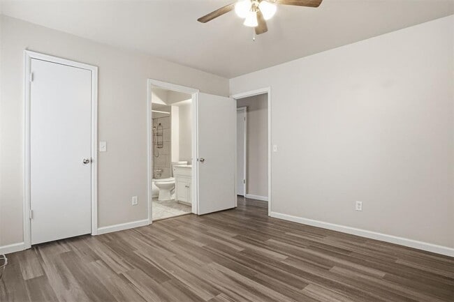 Building Photo - 11317 N Florida Ave