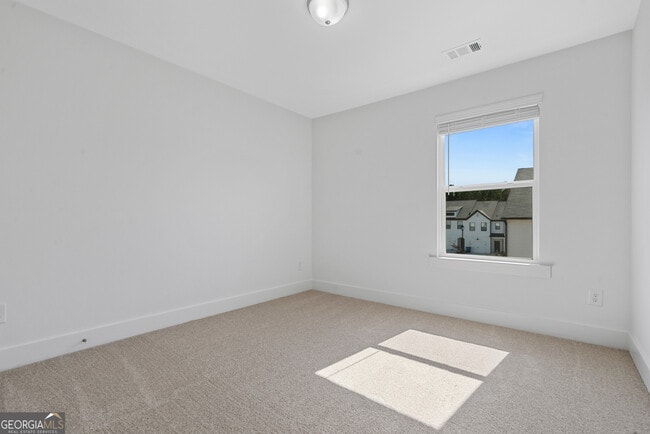 Building Photo - 64 Auburn Wds Dr