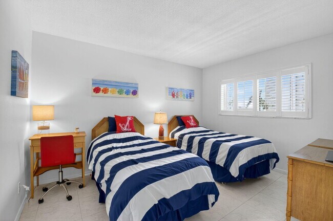 Building Photo - 3100 S Ocean Blvd