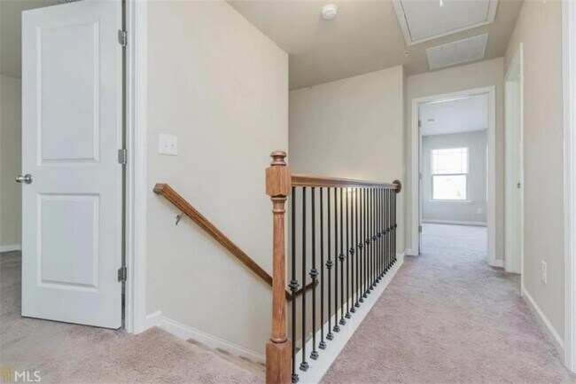 Building Photo - 3369 Castleberry Village Cir