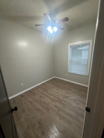 Building Photo - 217 N Carys Ln