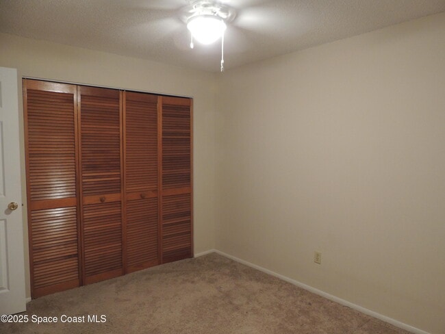 Building Photo - 2049 Ixora Dr W