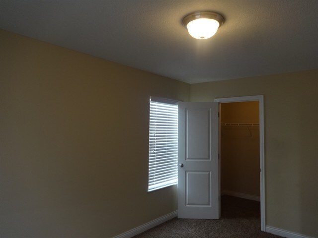 Building Photo - 475 Shellbark Rd