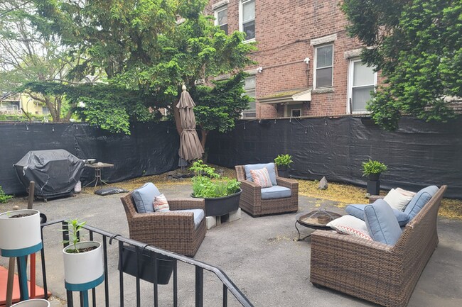 Building Photo - 3.0 bedroom in Cambridge Massachusetts 02141