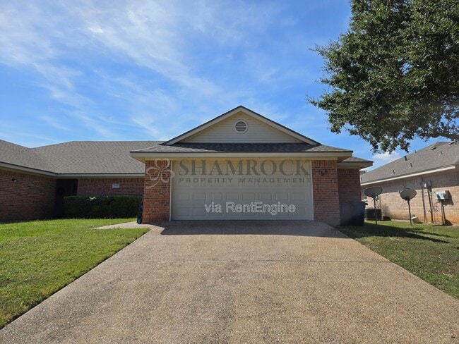 Primary Photo - 10113 Valencia Dr