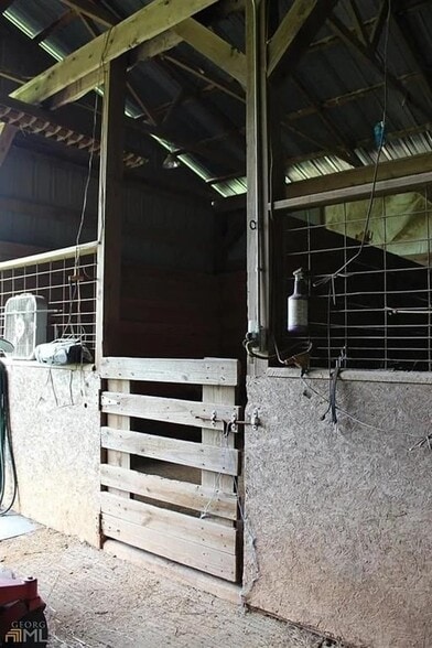 Building Photo - 333 GA-11