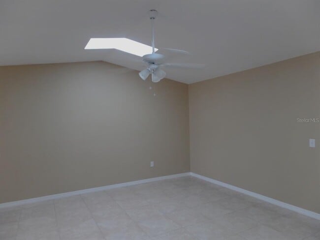 Building Photo - 8338 Fishhawk Ave