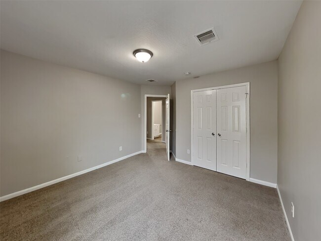 Building Photo - 7711 Cypress Edge Dr