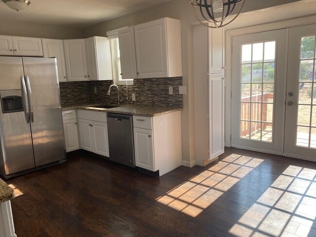 Building Photo - 3621 Spruce Ave