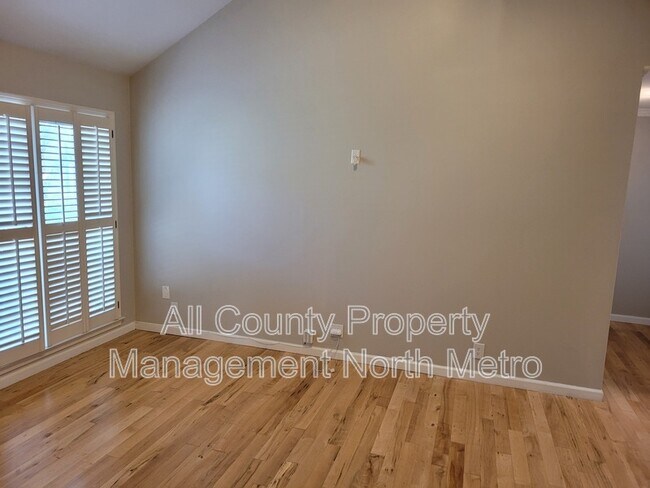 Building Photo - 1406 Defoors Dr NW