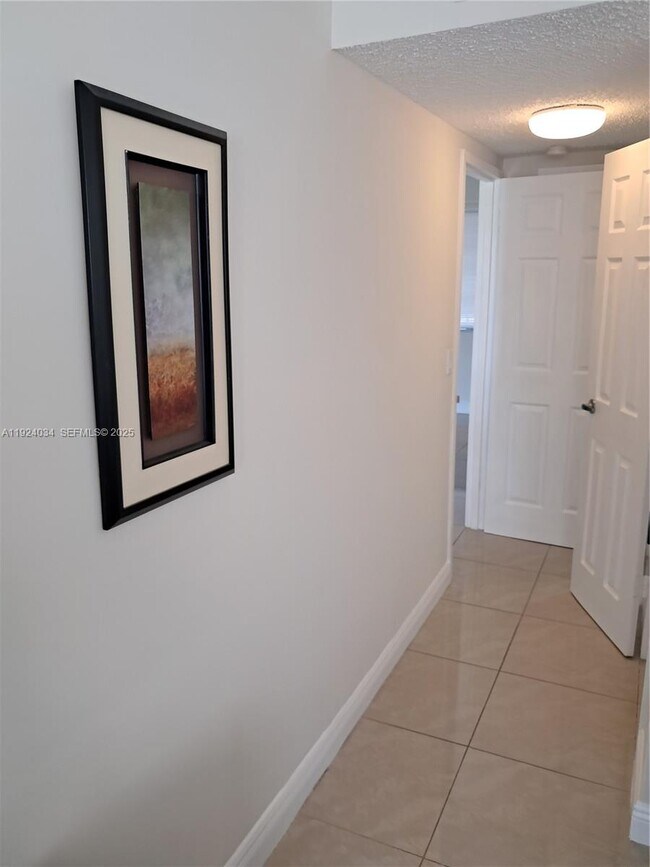 Building Photo - 301 Golden Isles Dr