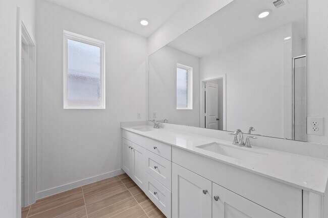Building Photo - 26830 Nightingale Songs Dr