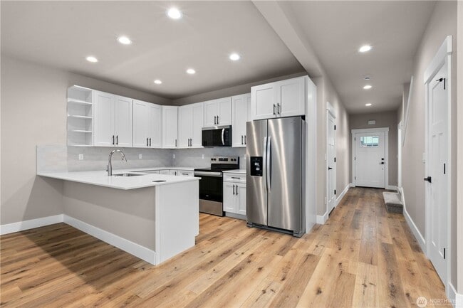 Building Photo - 2201 DeJong Dr