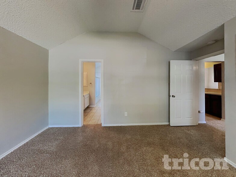 Building Photo - 8002 Meadowlark Ln