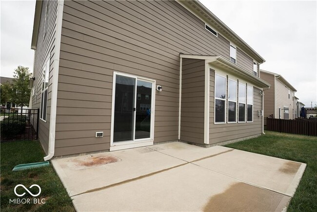 Building Photo - 15665 Eastpark Dr