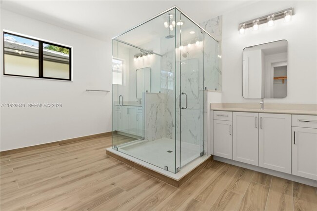 Building Photo - 1419 SW 23rd St