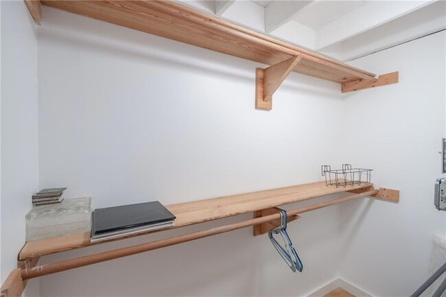 Building Photo - 215 Mitchell St SW