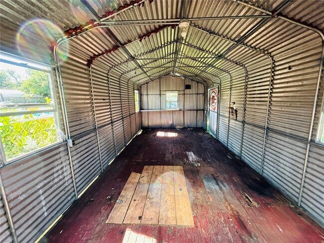 Building Photo - 6112 Tavendale Dr