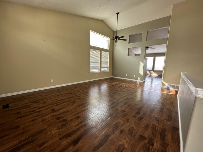 Building Photo - 113 Manilla Dr