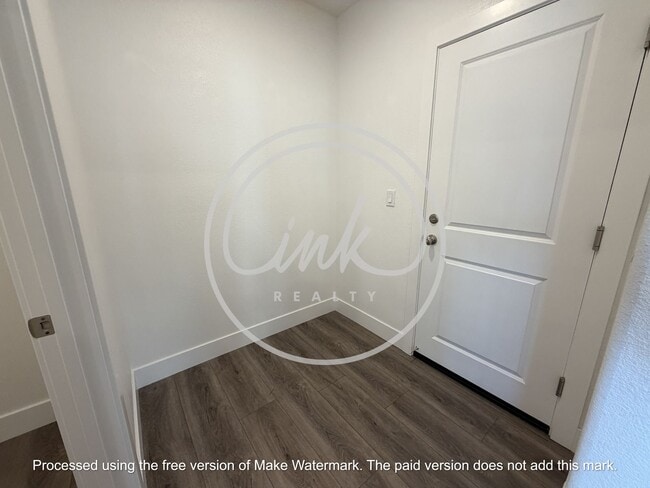 Building Photo - Beautiful Newly Built Townhome In Jenuane Community