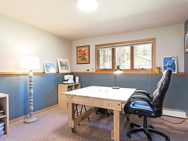 Building Photo - Beautiful spacious 3 bed, 3 bath home situated on 2.53 private acres in Stevensville.