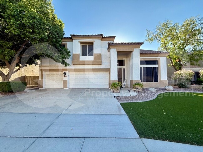 Building Photo - 1432 S Apache Dr
