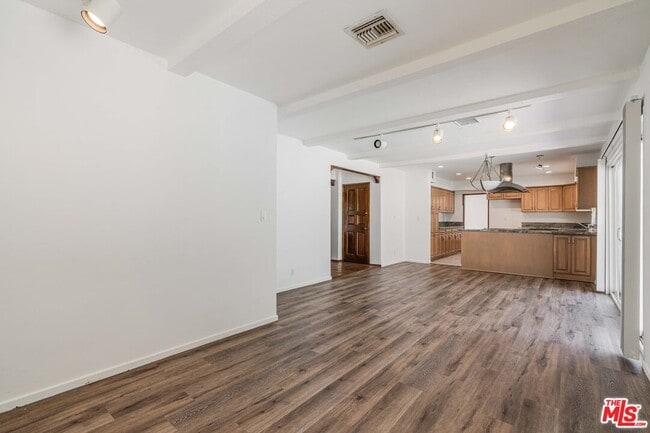 Building Photo - 1181 Somera Rd