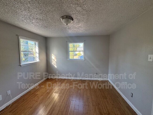 Building Photo - 3709 6th Ave